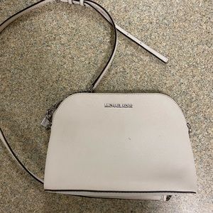 Micheal Kors crossbody purse